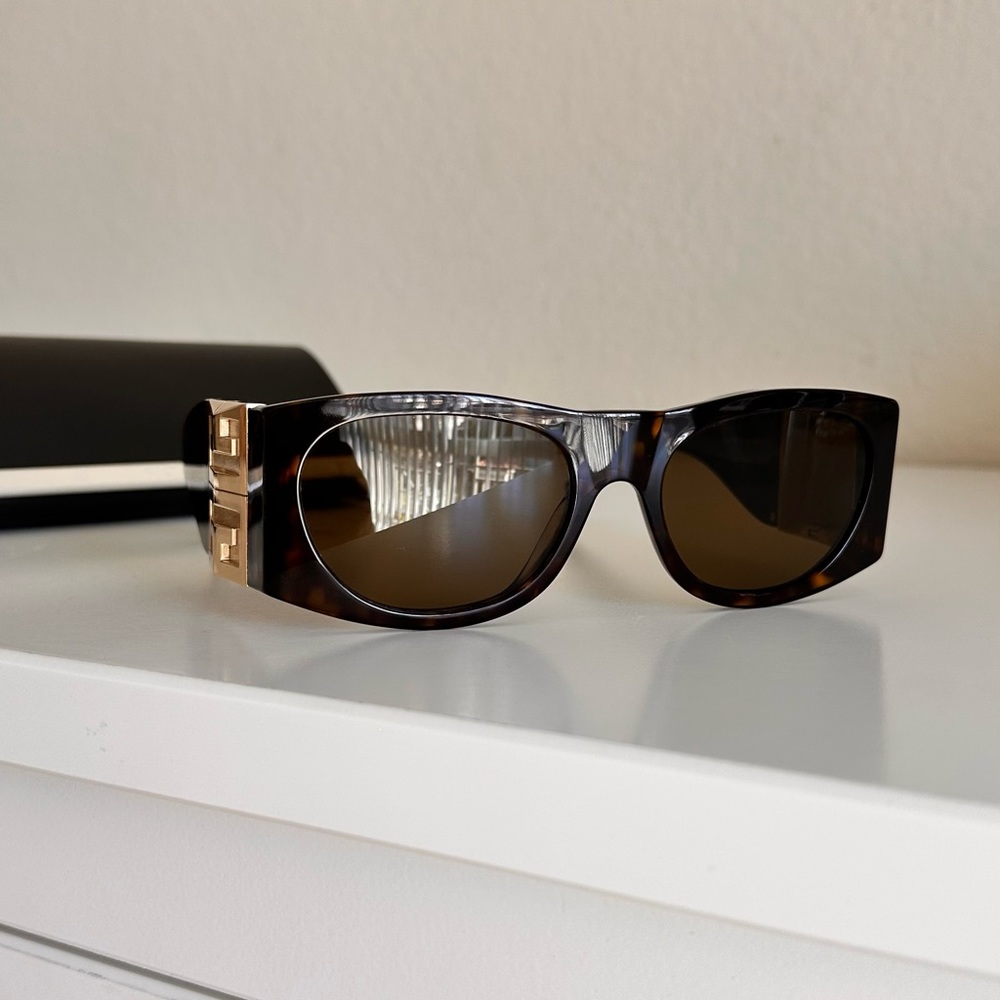 GIVENCHY GOLD LOGO BROWN SUNGLASSES. 4G 56MM Rectangular Sunglasses. - Picture 11 of 11